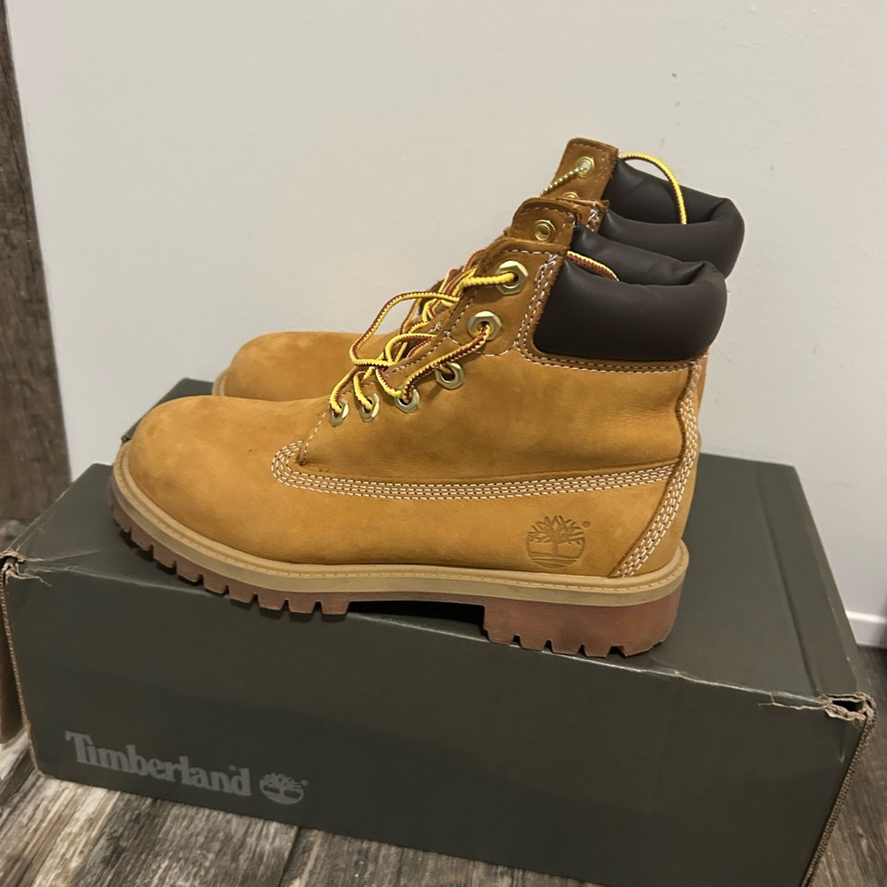 Timberlands - Picture 2 of 4